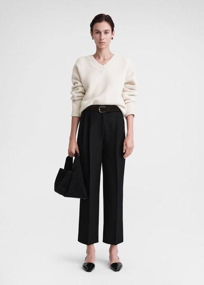 Totême Double-pleated cropped trousers black outlook
