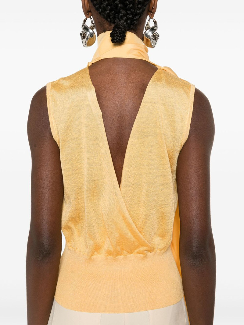 sleeveless V-back top 5