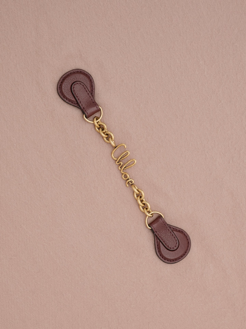 THE CHLOÉ ICONIC SCARF IN WOOL 6