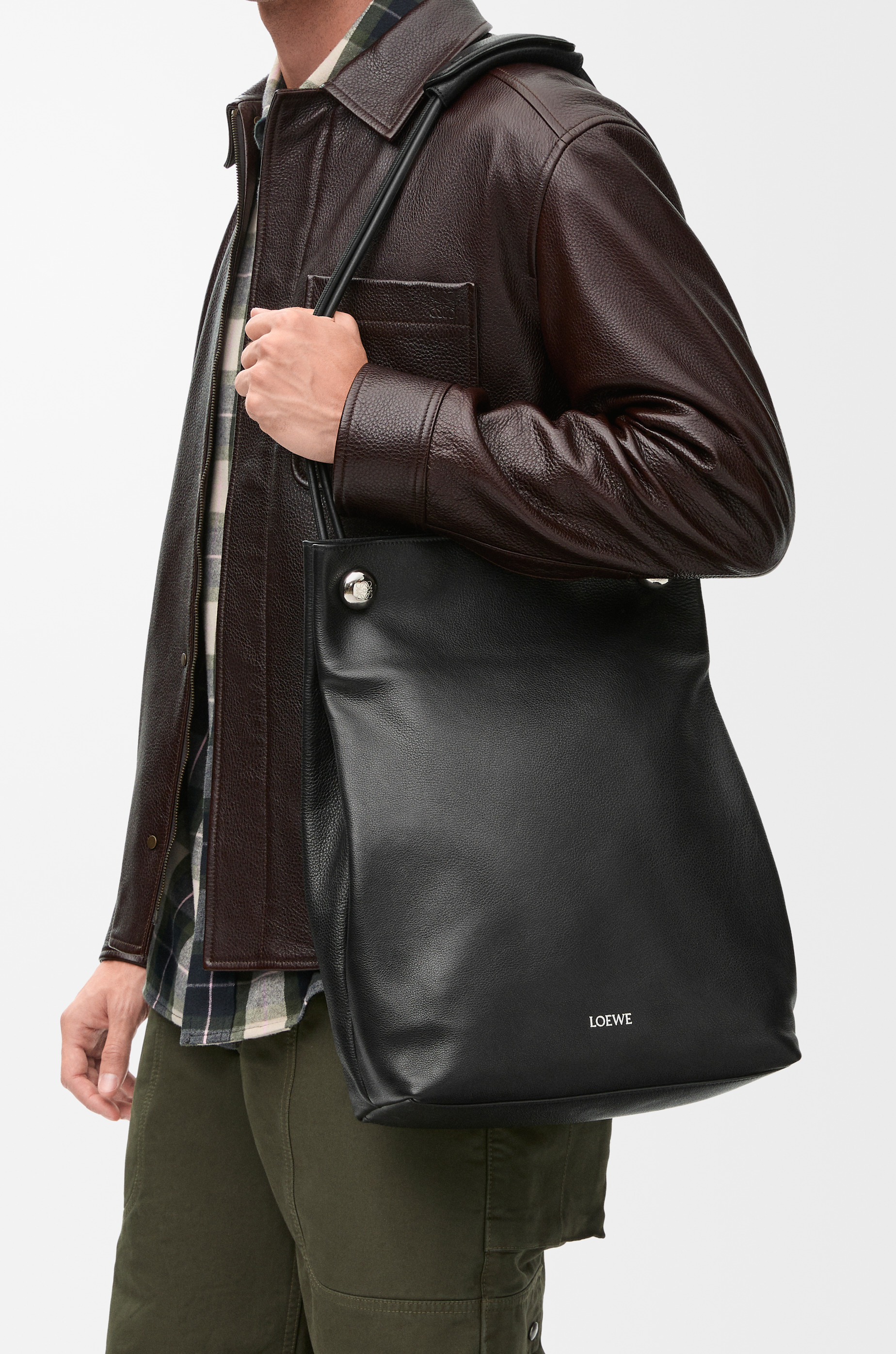 Pebble hobo in supple grained calfskin - 3