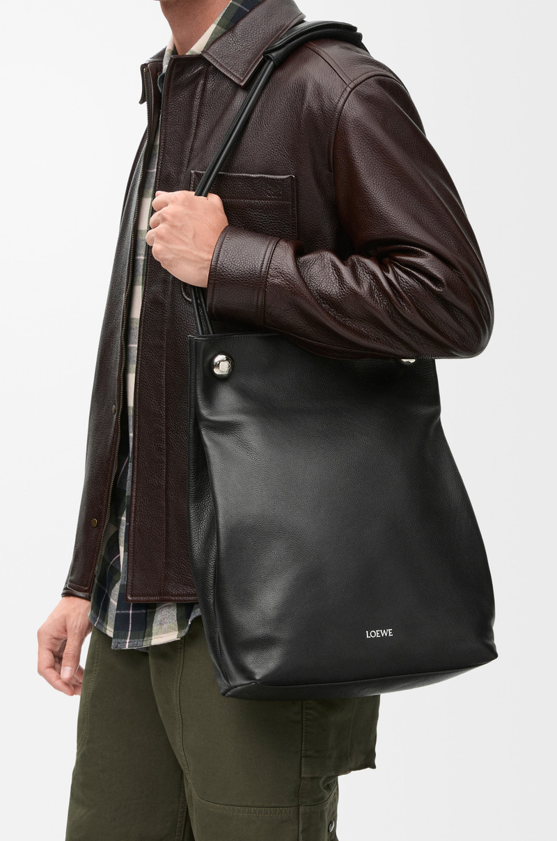 Pebble hobo in supple grained calfskin 3