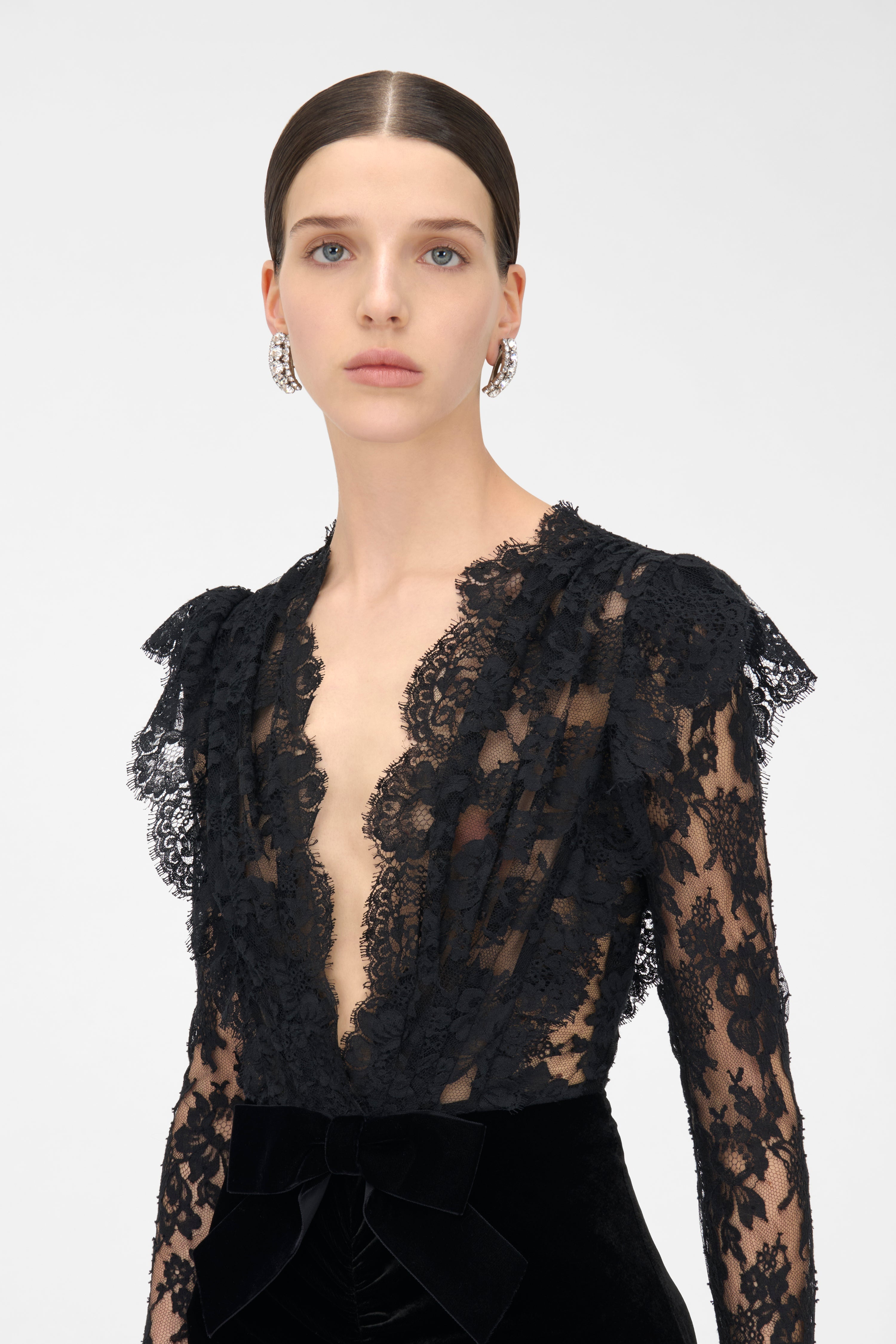 VELVET AND LACE GOWN - 6