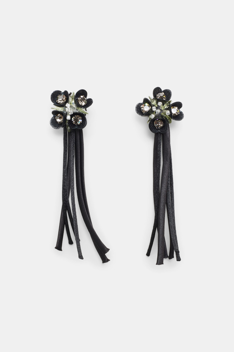 DANGLING FLOWER tassle earring 1