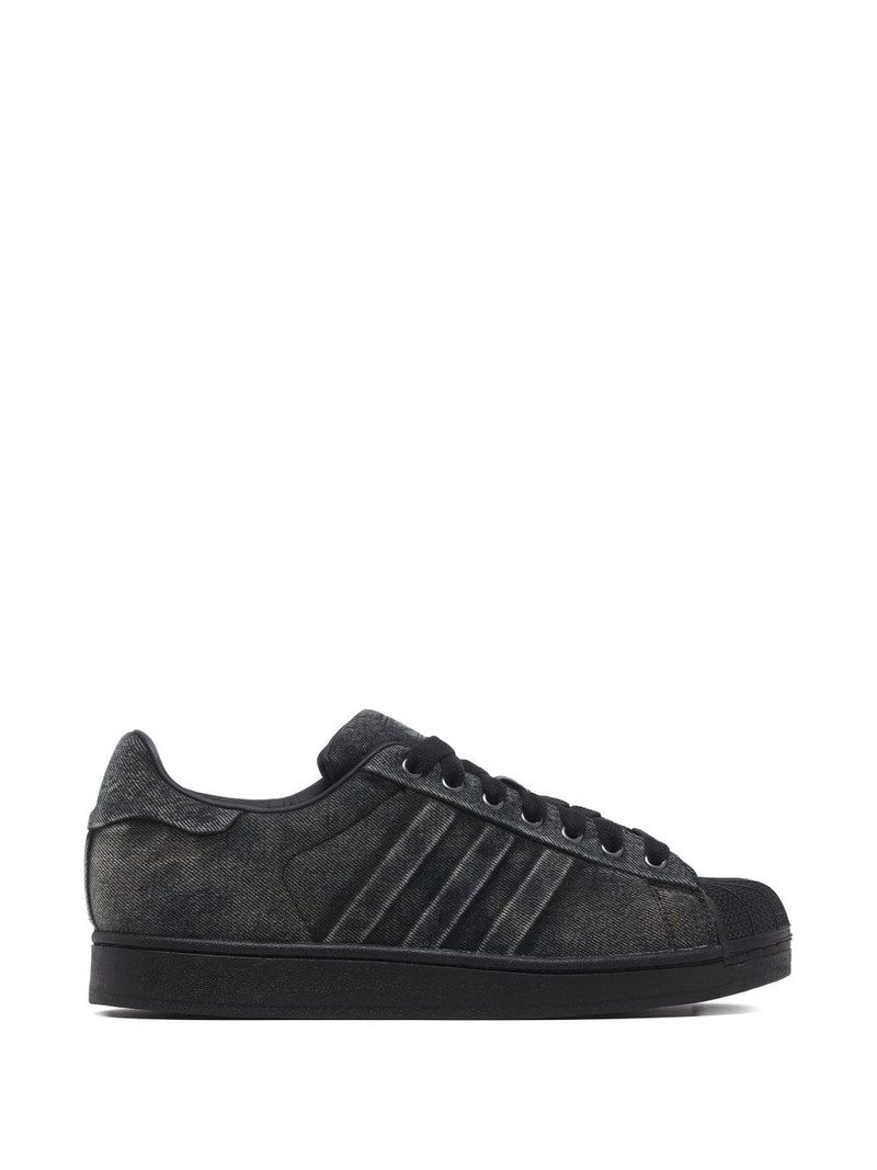 striped sneakers 1