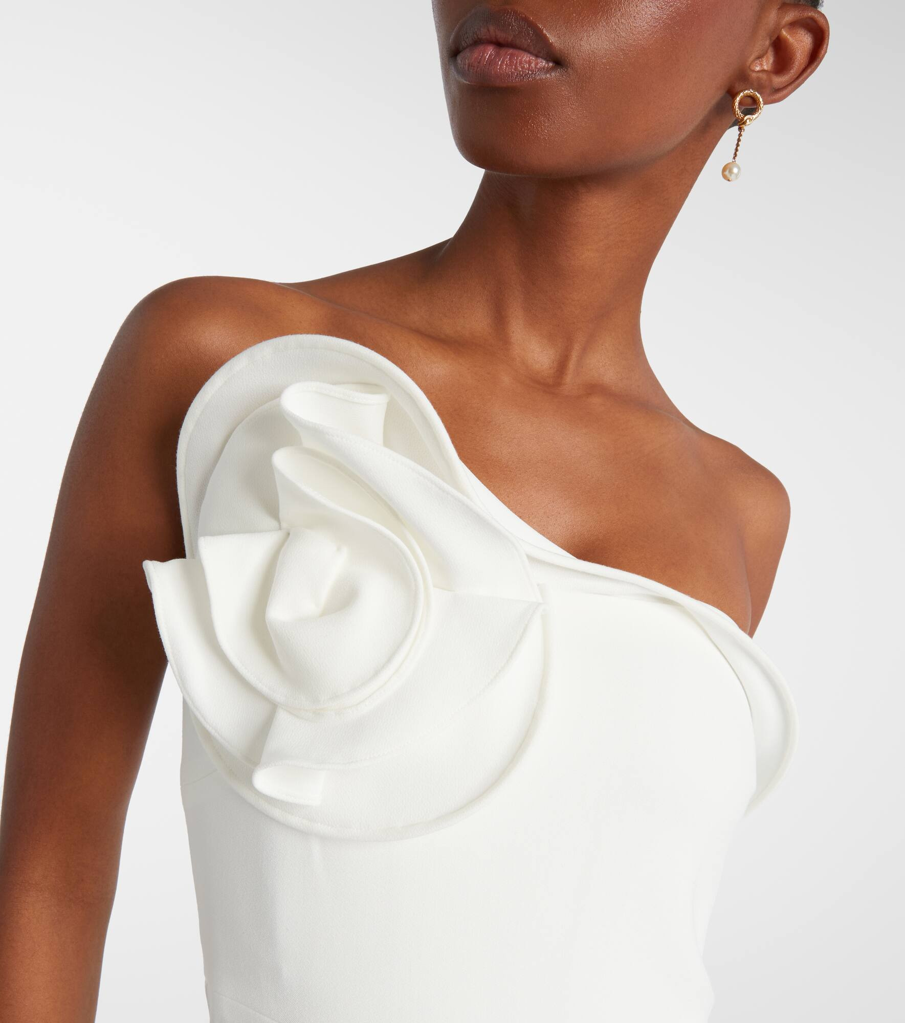 Bridal one-shoulder crêpe maxi dress - 4
