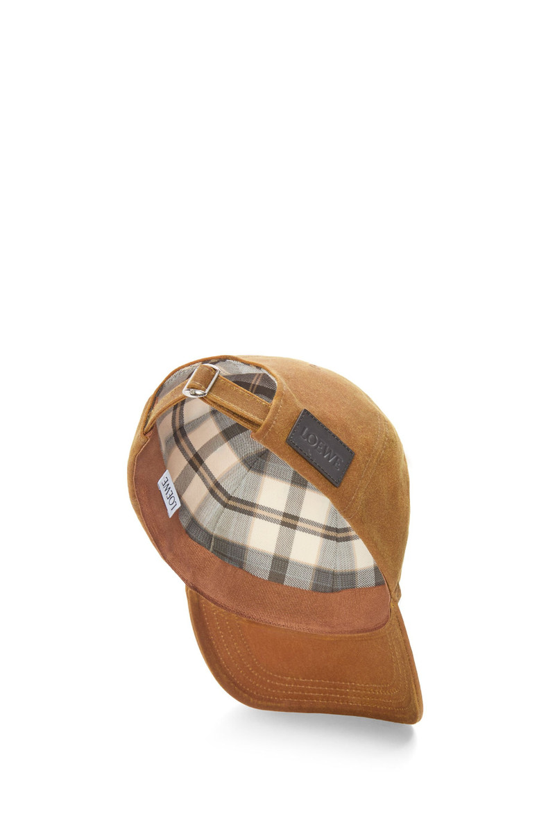 Loewe Cap in waxed canvas outlook