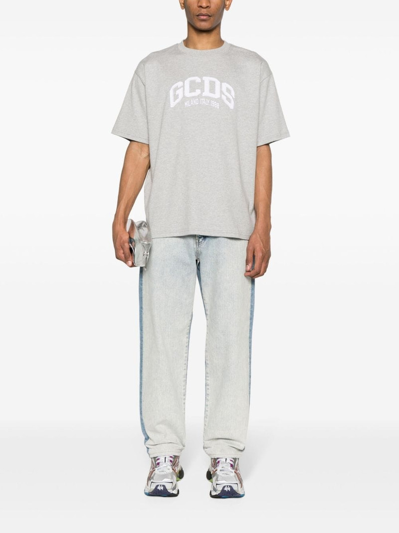 GCDS logo-patch cotton T-shirt outlook