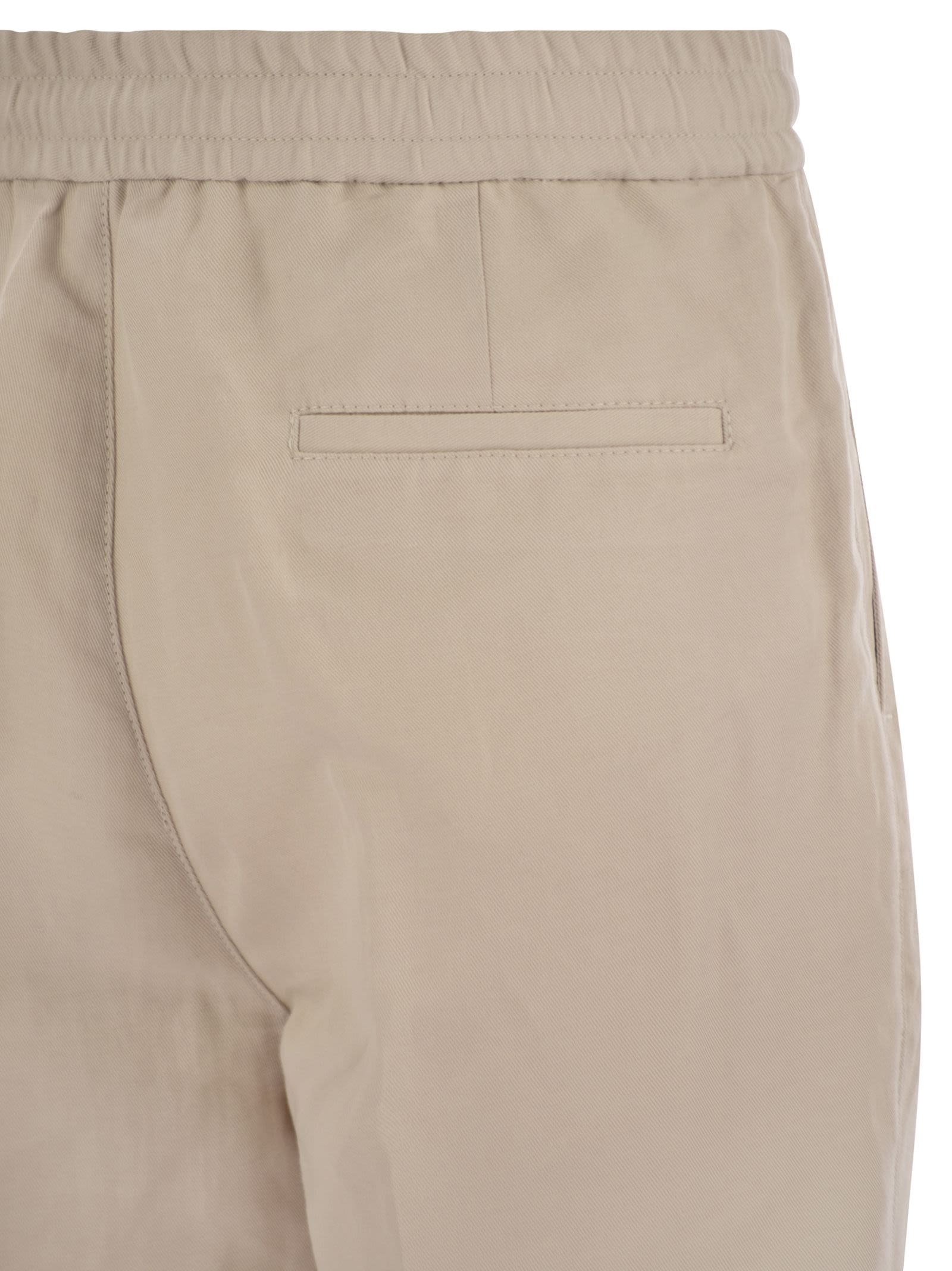 Brunello Cucinelli Men Leisure Fit Trousers In Linen And Cotton Gabardine With Drawstring And Double - 4