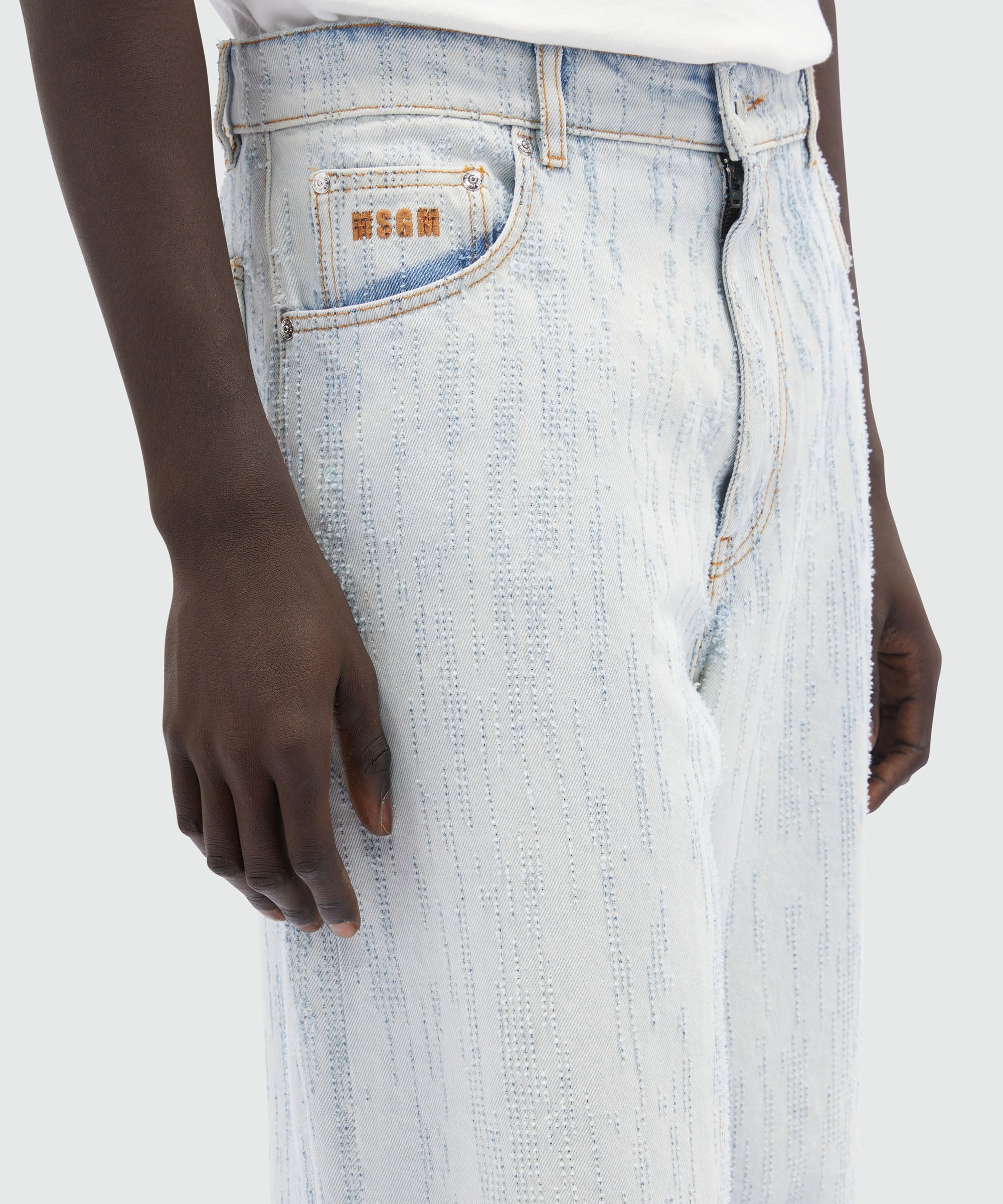 Bermuda shorts in light denim with a destroyed effect - 5