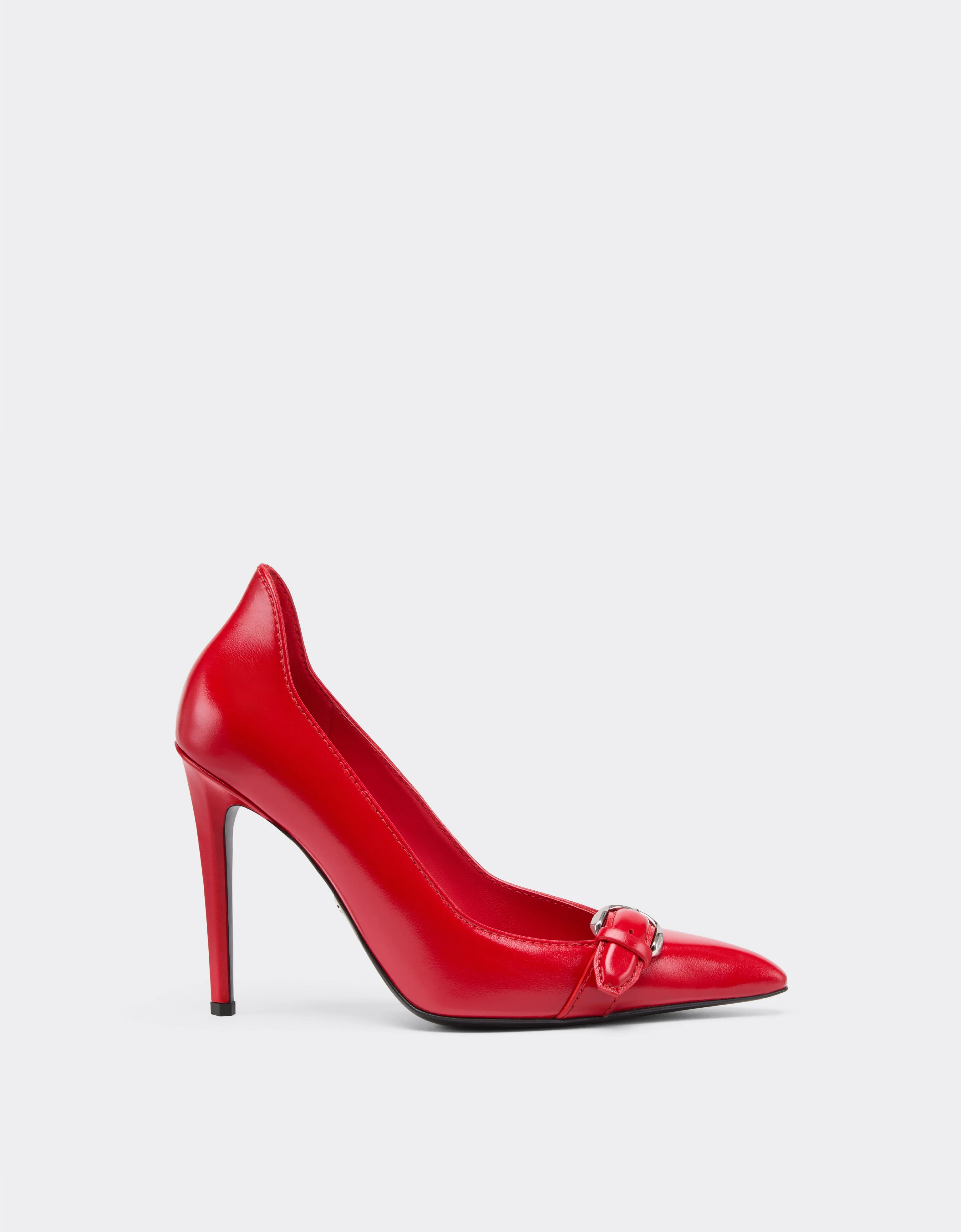 Court shoes in ultra-wet-effect glossy leather - 1