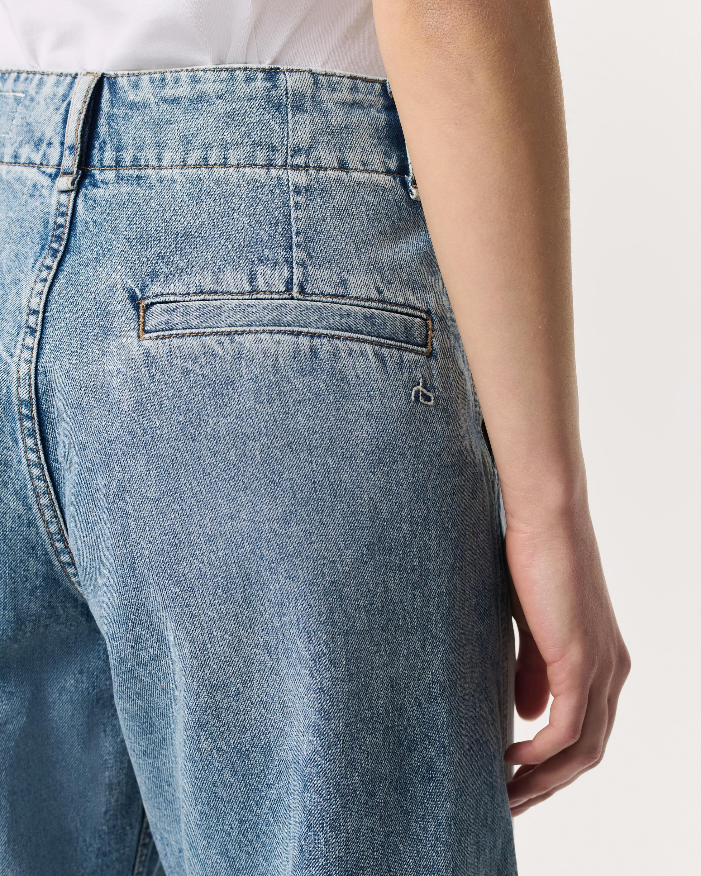 Tailored Jamie Denim Culotte
Lightweight Rigid Denim - 6