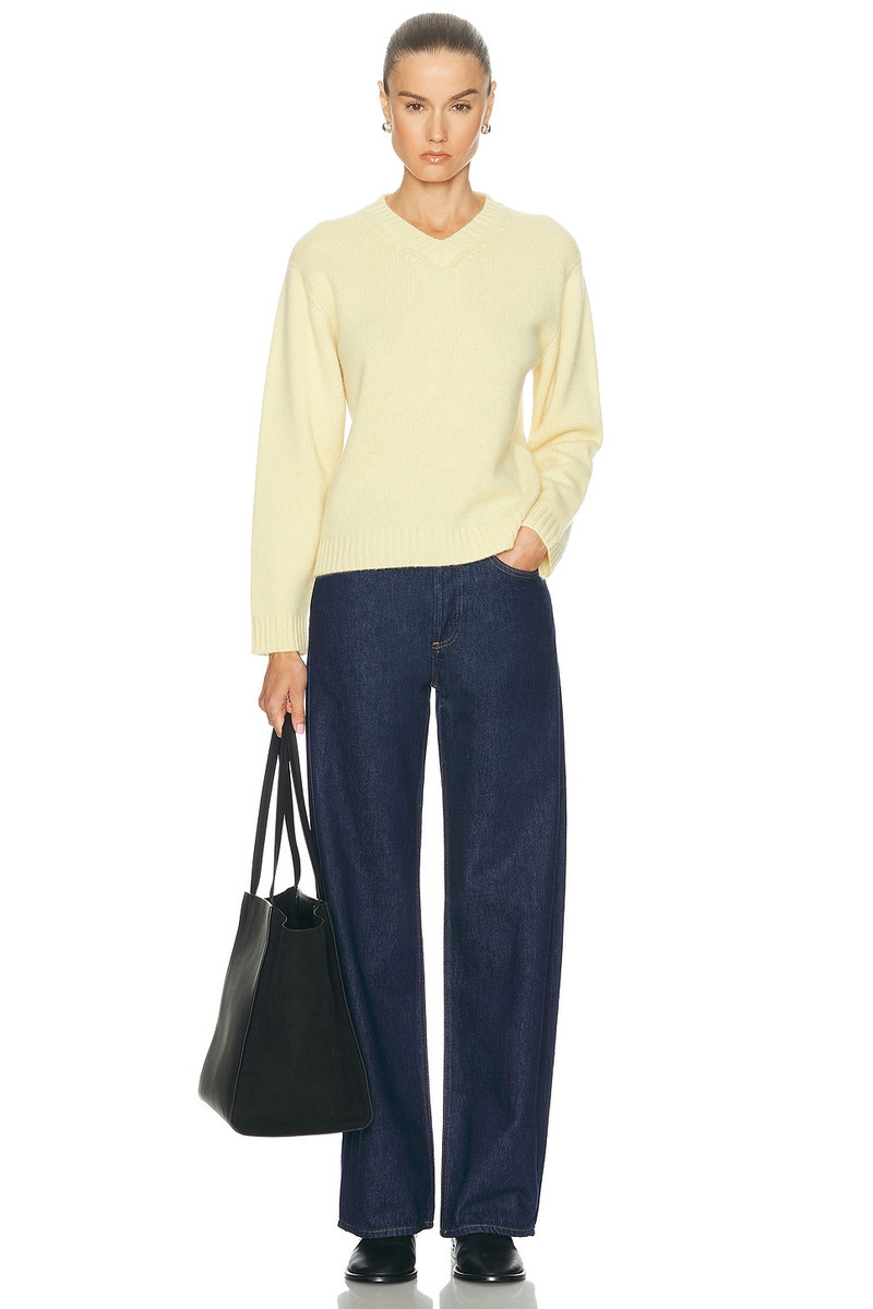 AMIYA Nevia V Neck Sweater outlook