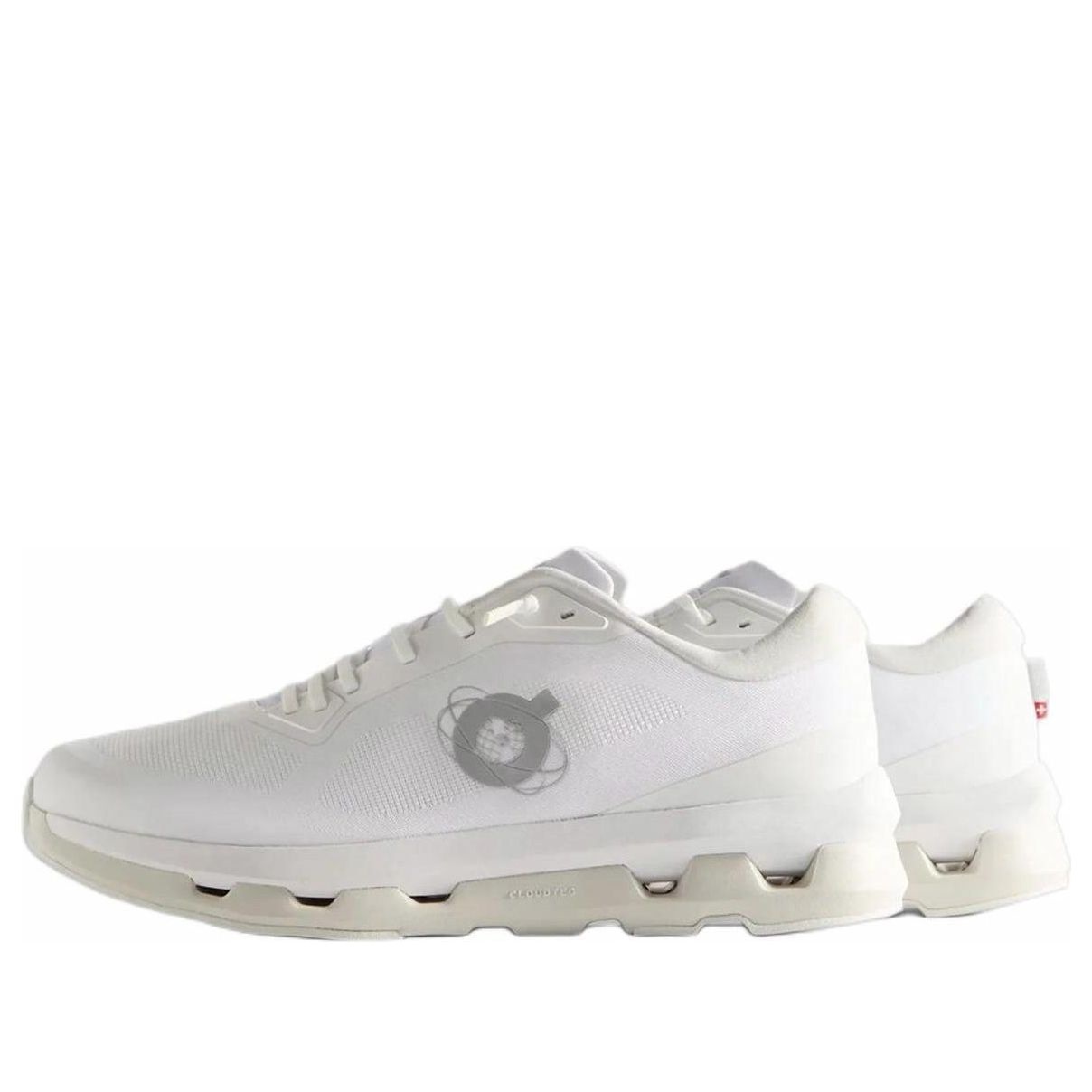 KITH × On Cloudzone \"White/Ice\"女性用 PRE-ORDER | Kith for On WMNS Cloudzone - White Ice