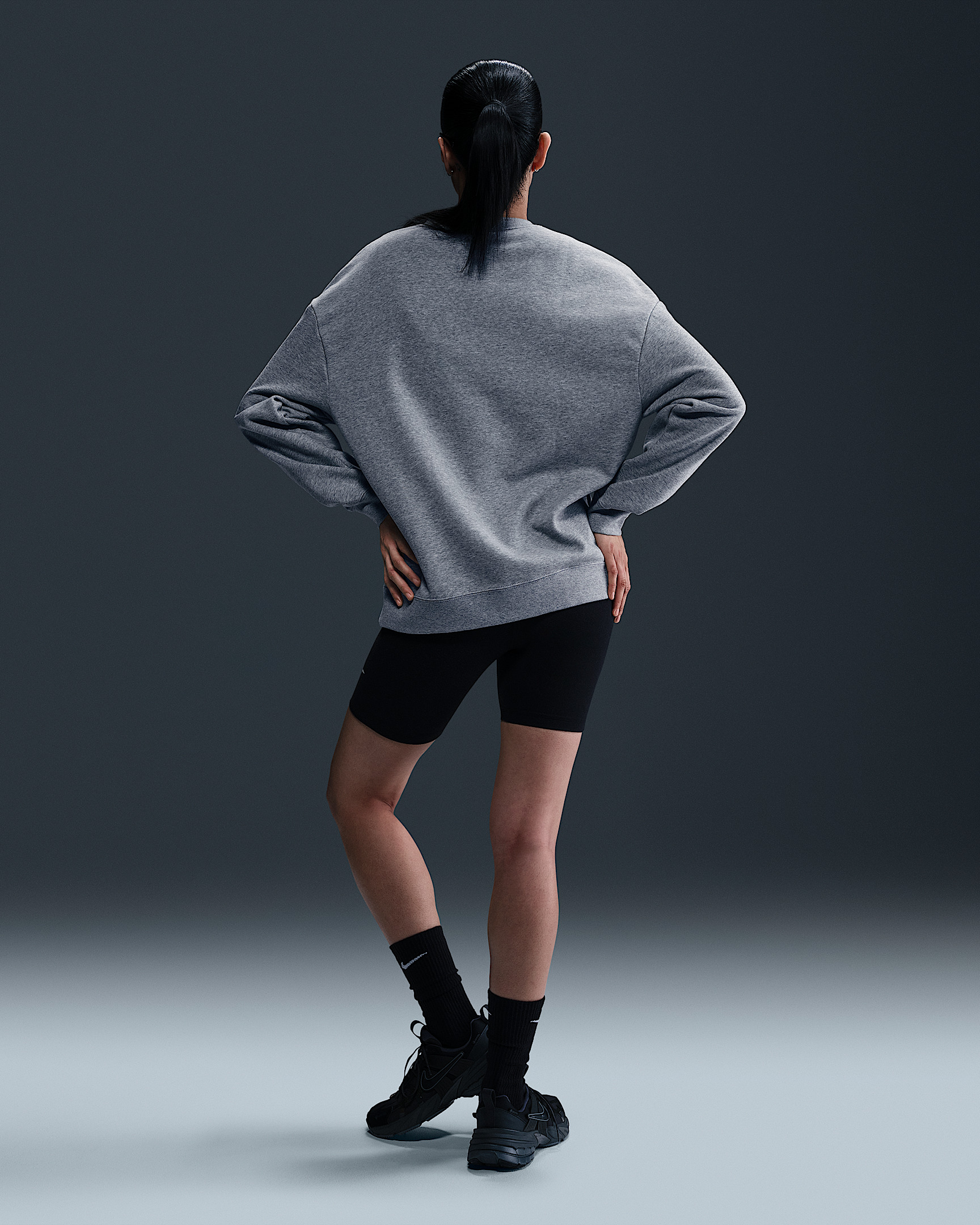 Nike Sportswear Club Fleece Women's Loose Crew-Neck Sweatshirt - 5