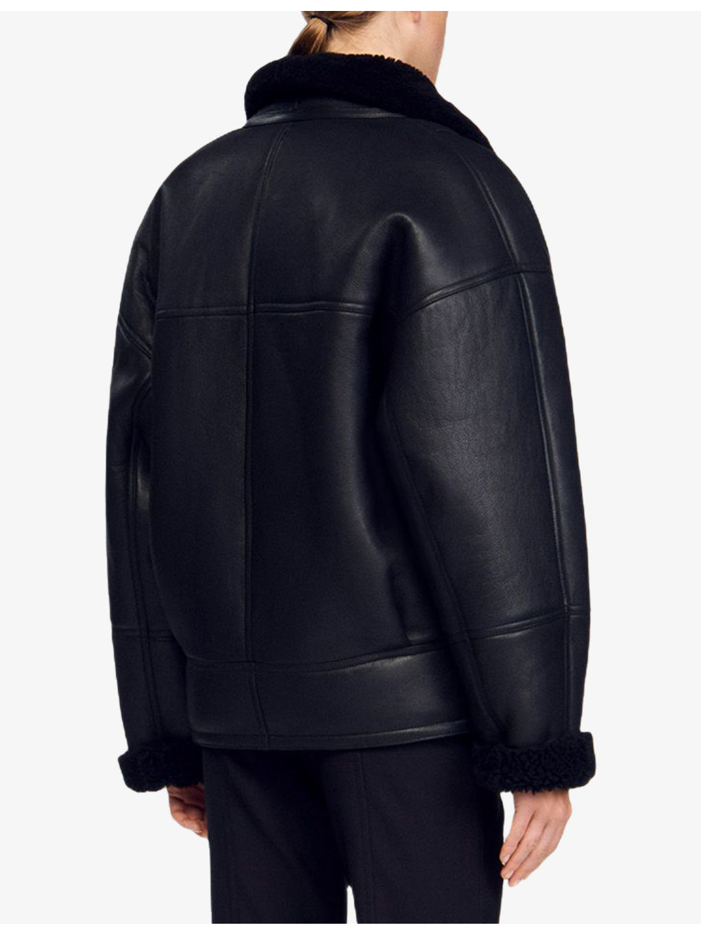 Contrast-Trim Short Shearling Coat - 4