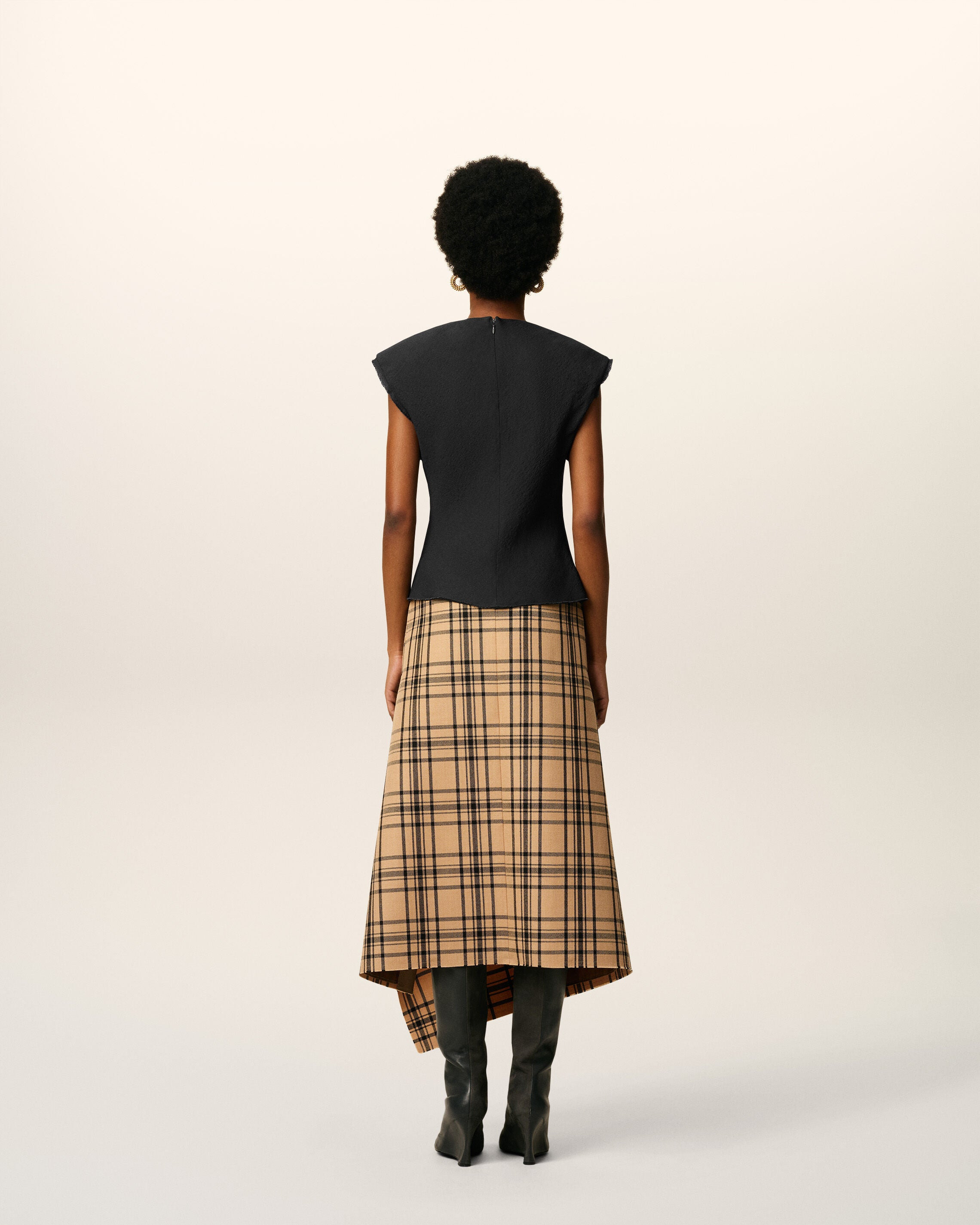 BLACK SLEEVELESS RAW EDGE DETAILS TOP - 5