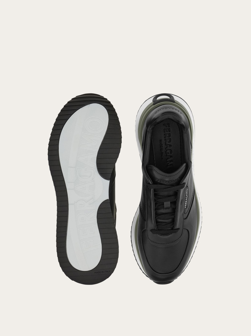Low cut sneaker 6