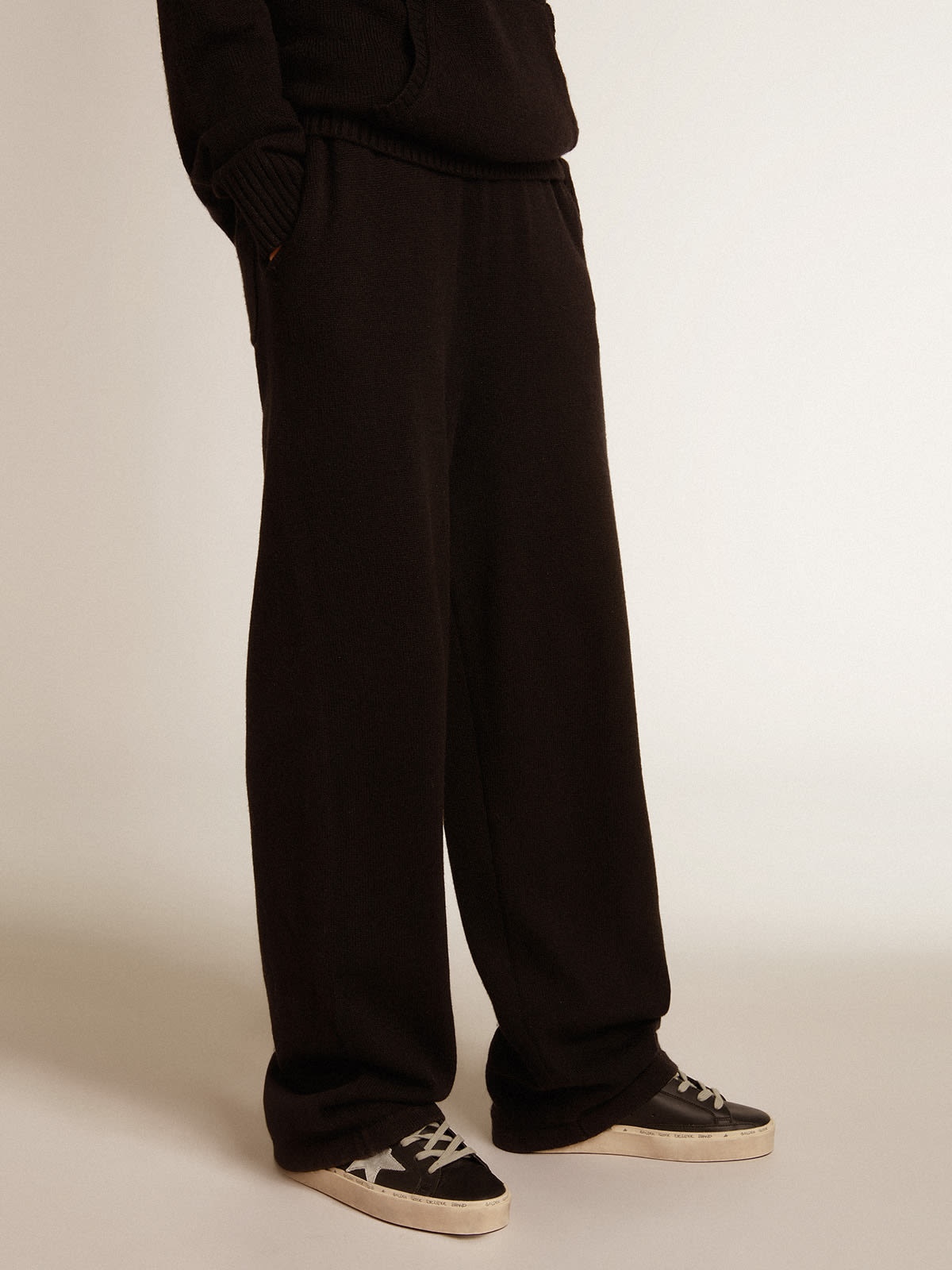 Black cashmere blend women’s joggers - 2