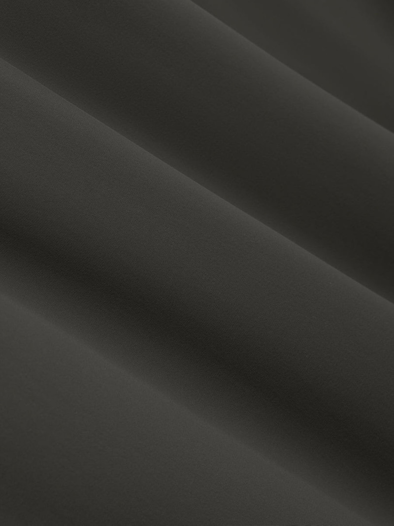 ESSENTIALS Relaxed Short outlook