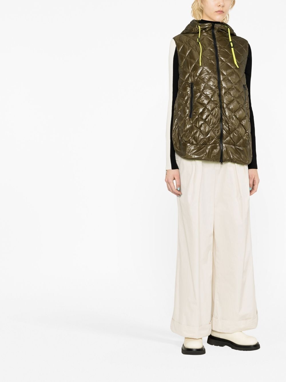 sleeveless quilted padded jacket - 2