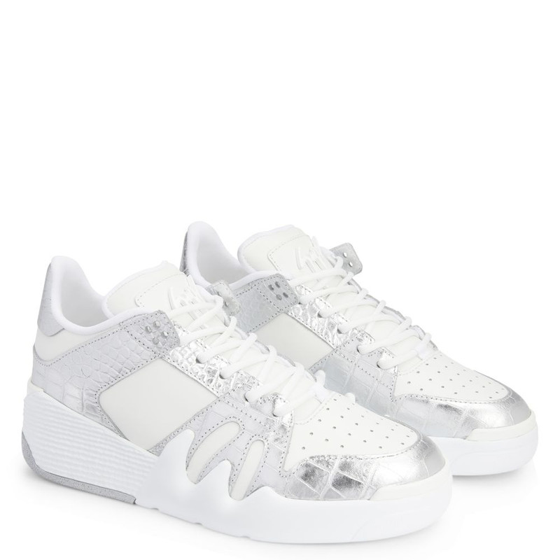 Giuseppe Zanotti Talon outlook