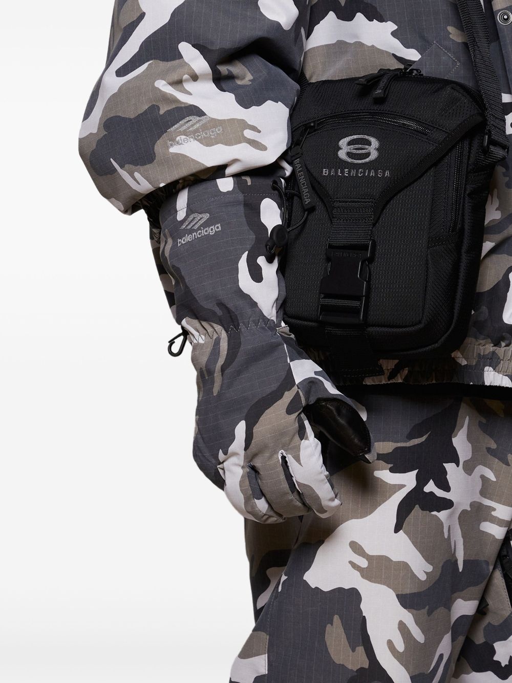 camouflage-pattern ski gloves - 3