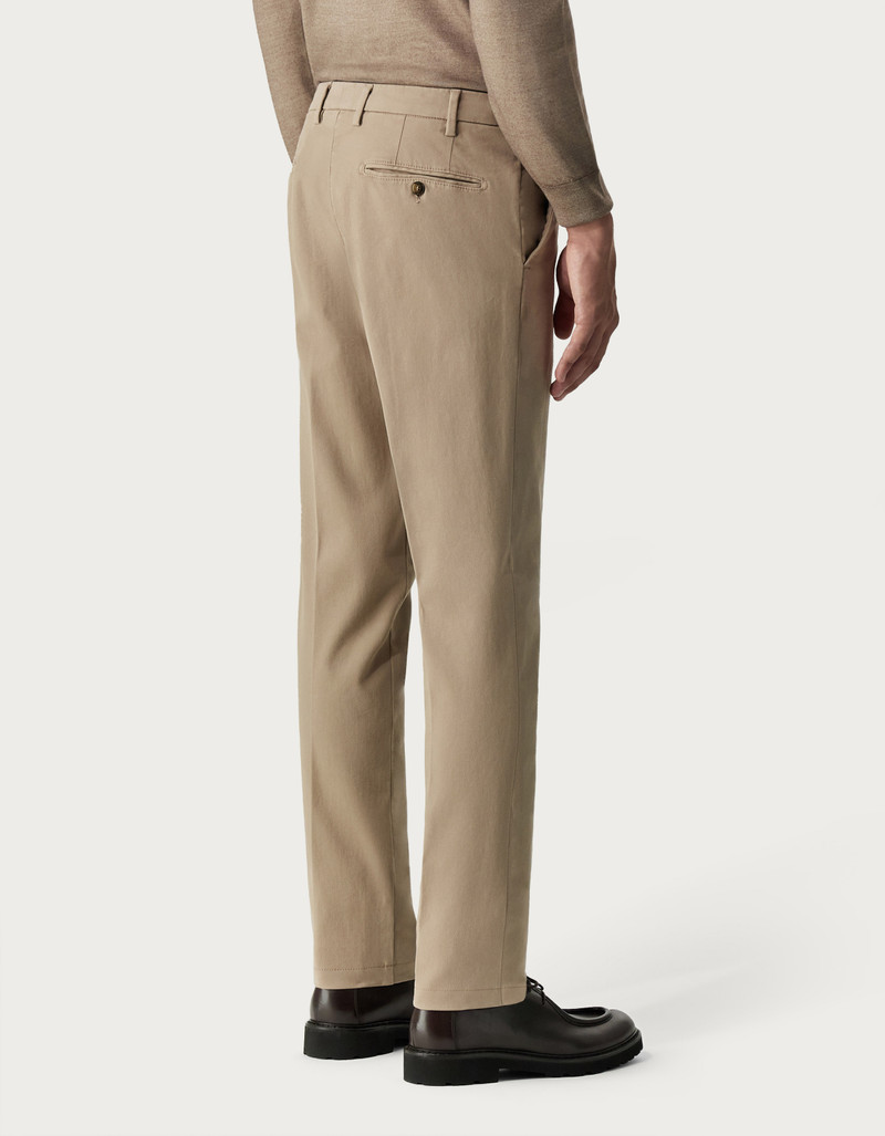 CHINOS IN GARMENT-DYED CAMEL TWILL 6