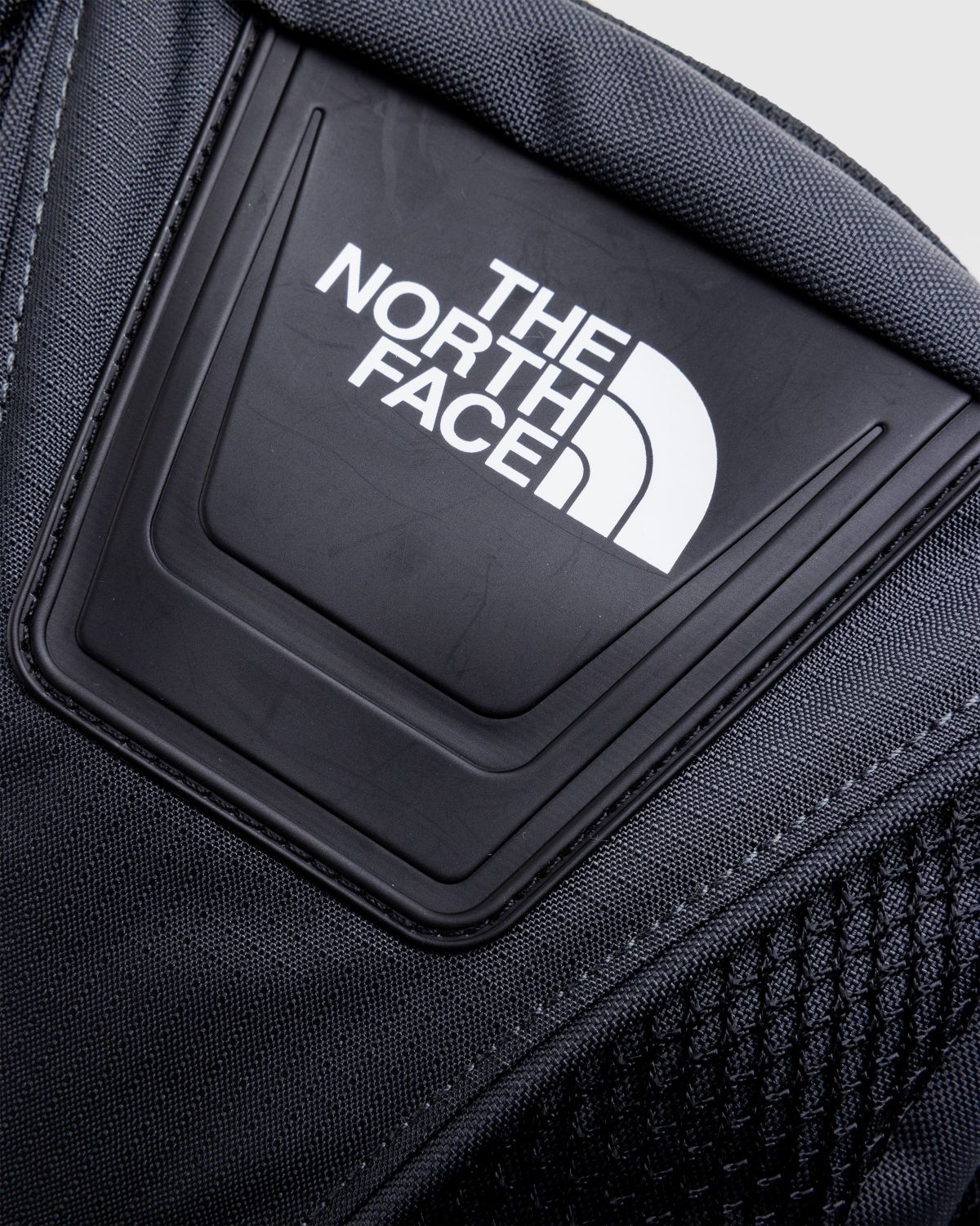The North Face – Y2K Shoulder Bag TNF Black/Asphalt Gray - 4
