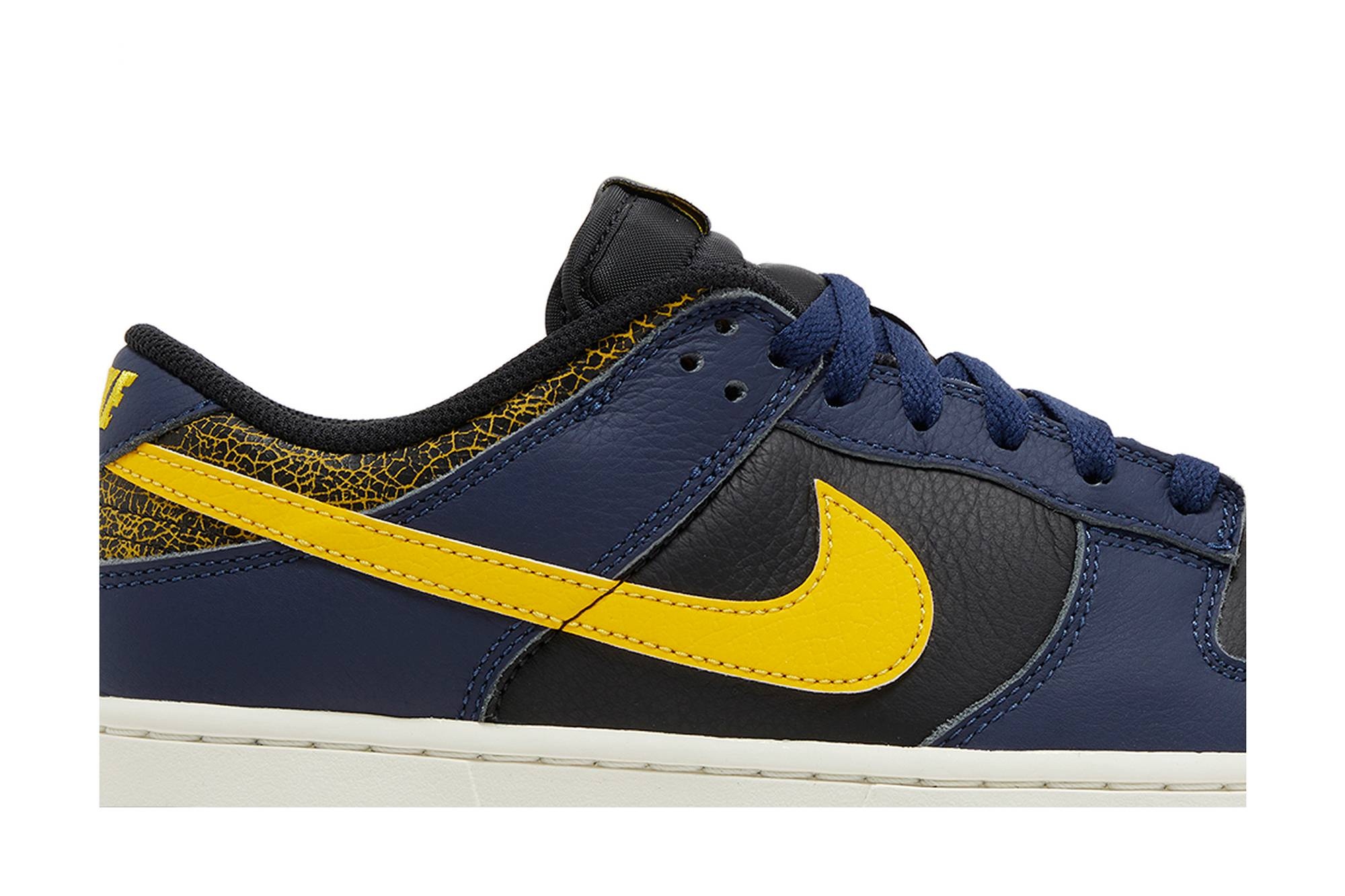 Dunk Low 'Vintage Michigan' - 2