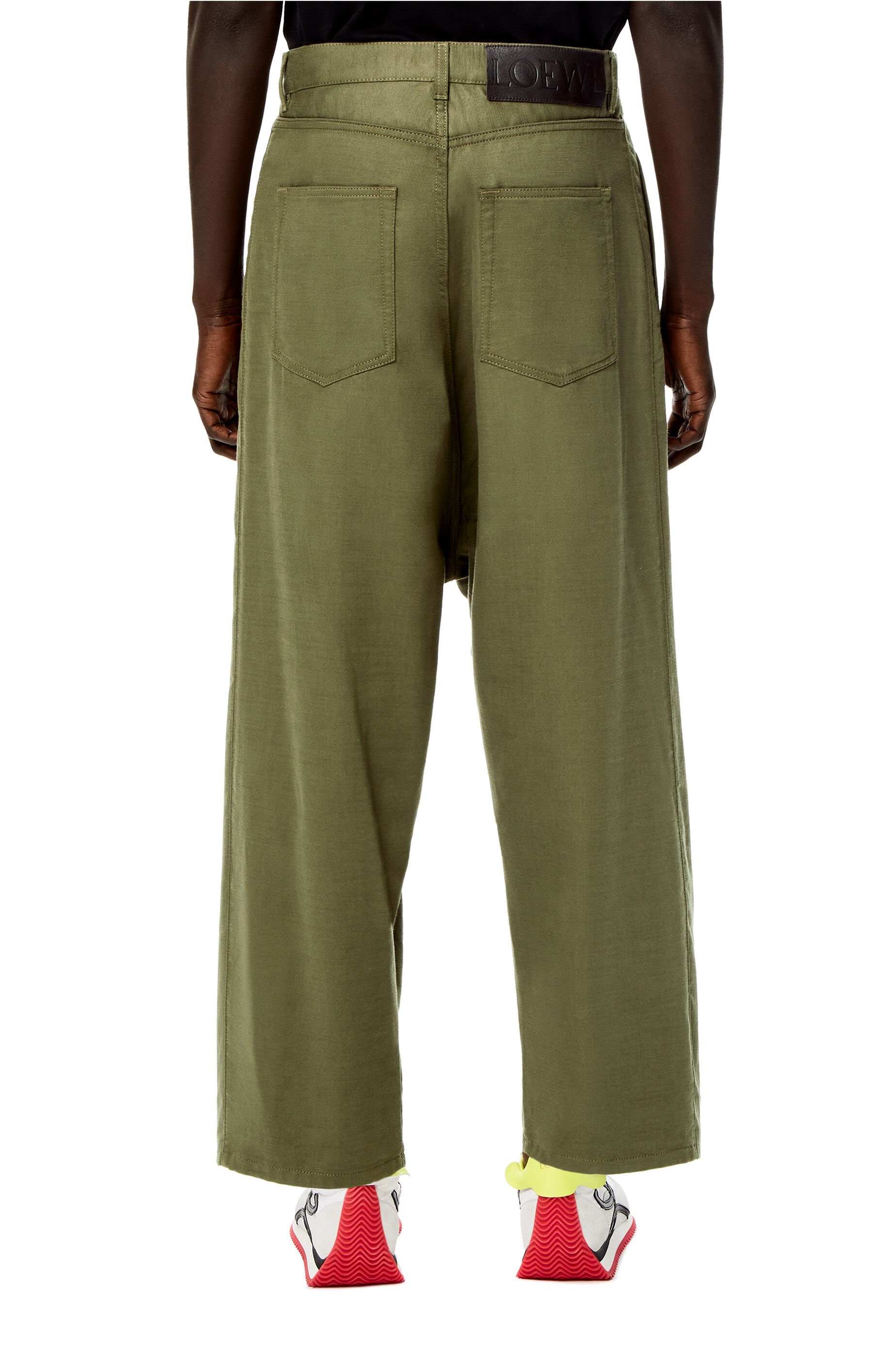 Low crotch trousers in cotton - 4