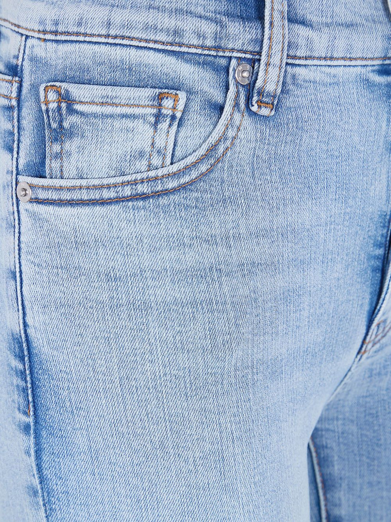 belt-loop pocket jeans 3
