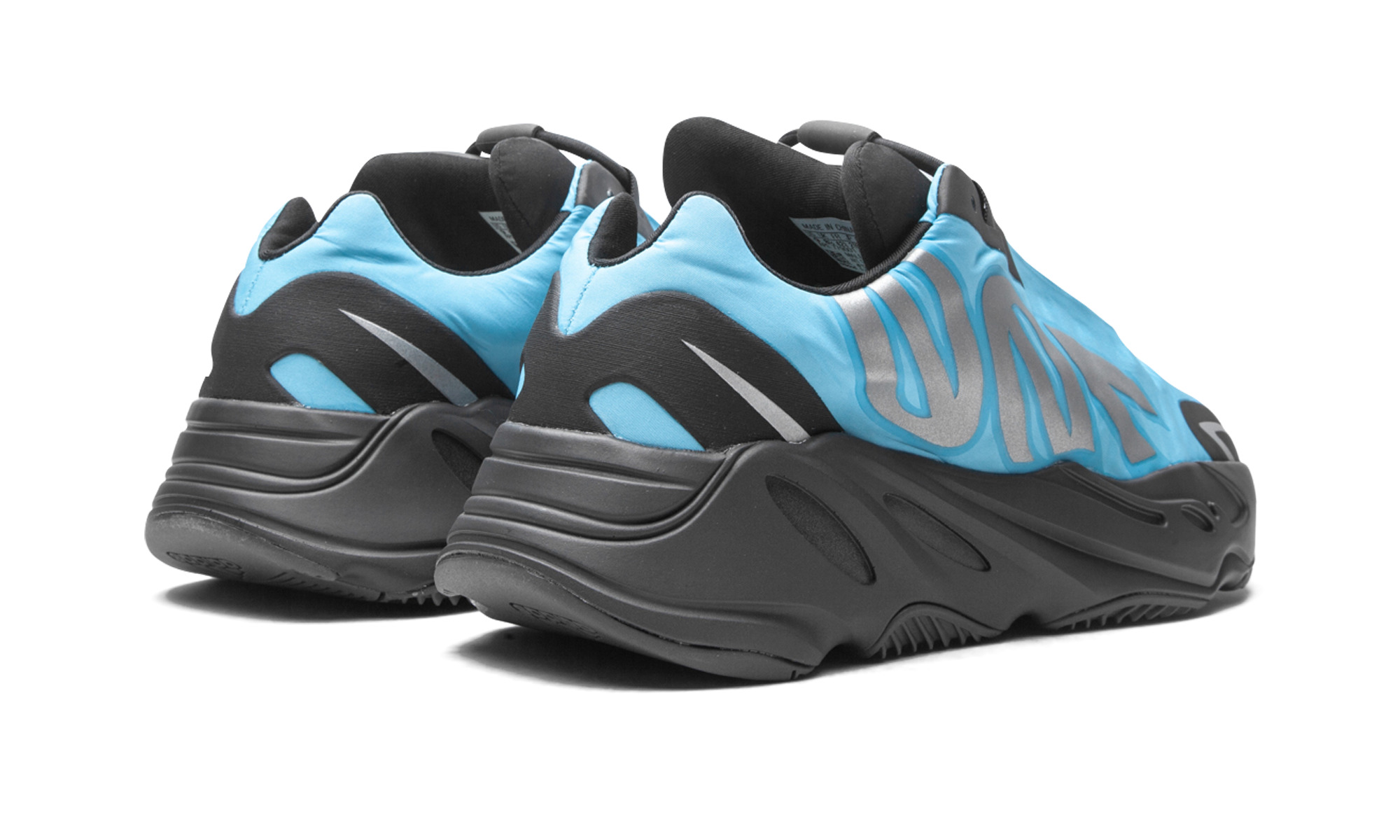 Yeezy 700 MNVN "Bright Cyan" - 3