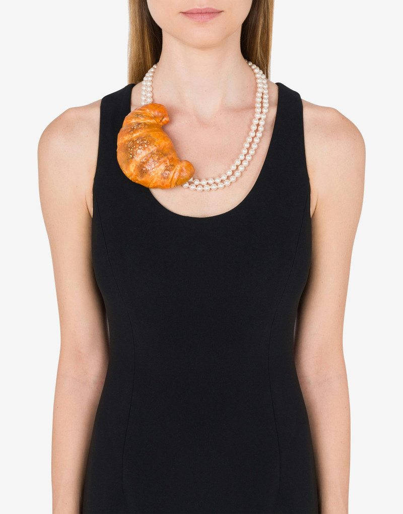 CROISSANT PEARL NECKLACE 3