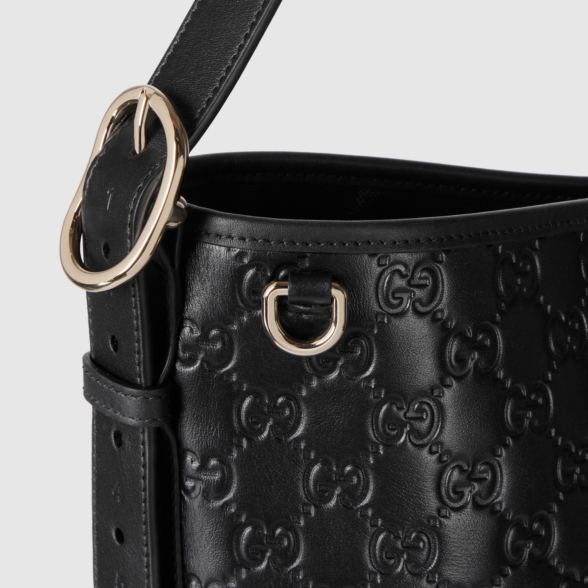 GG Emblem medium shoulder bag - 6