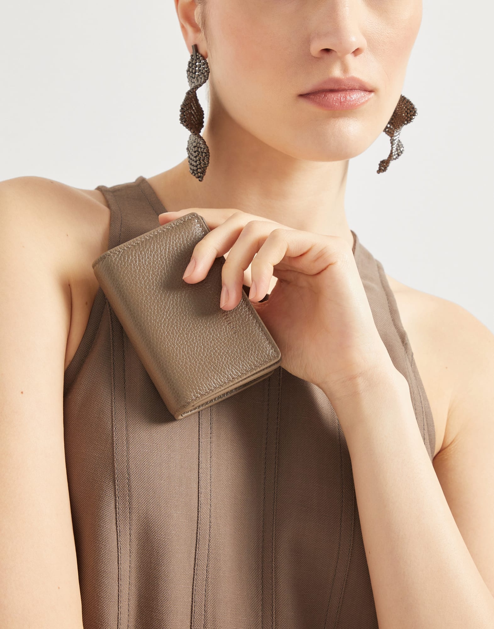 Grained leather card case with flap - 4