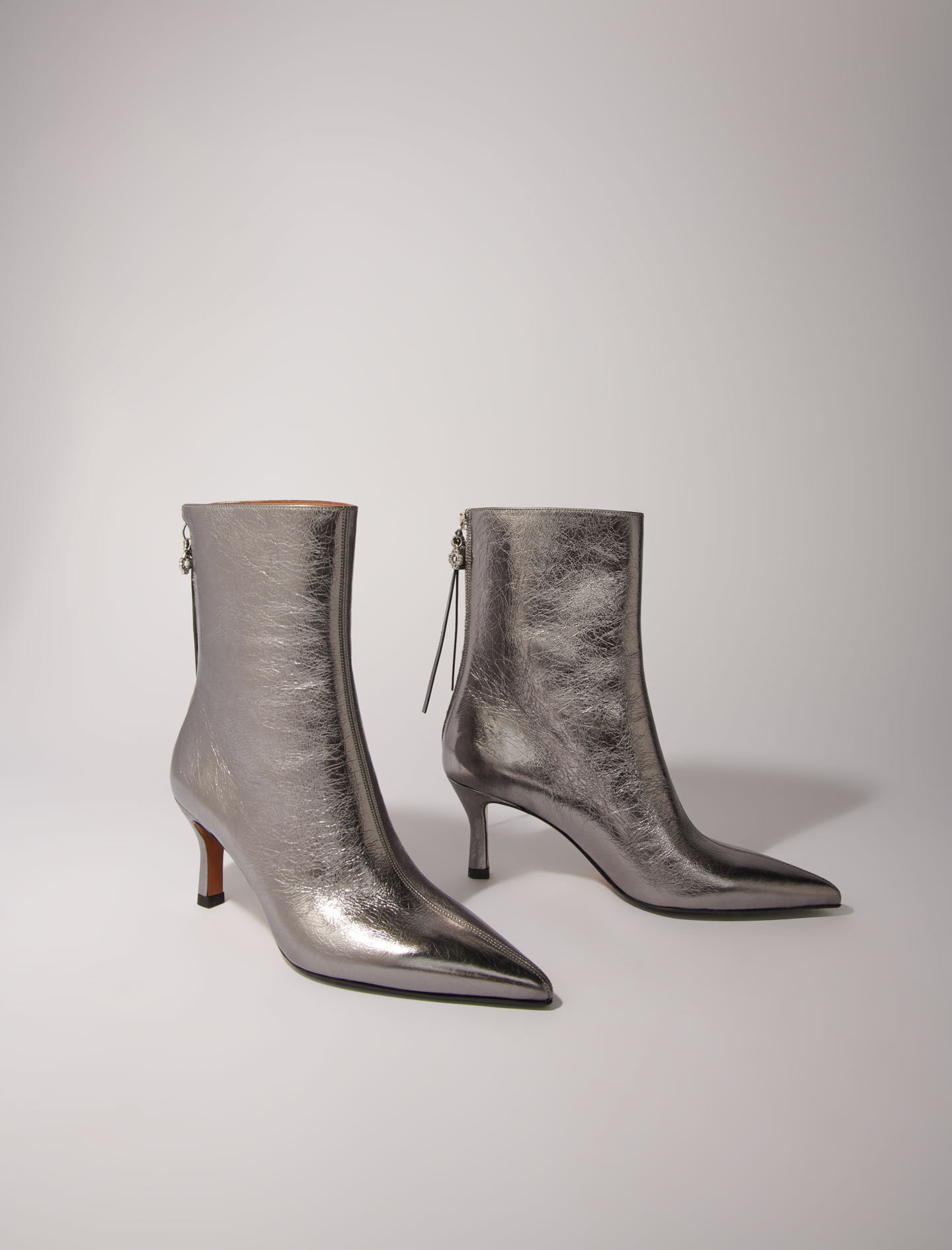 Metallic pointed-toe boots - 2