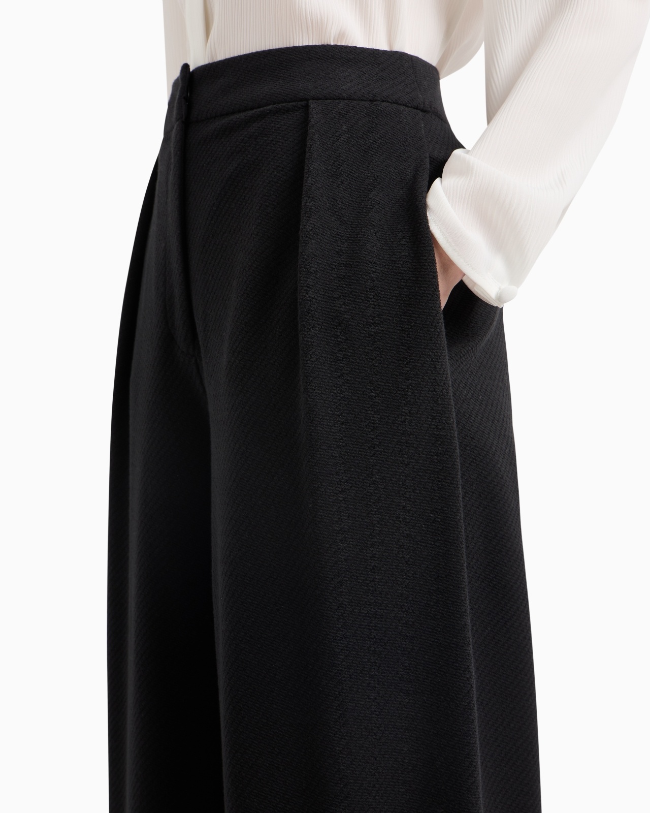 KNIT-EFFECT JACQUARD JERSEY TROUSERS WITH DARTS - 5