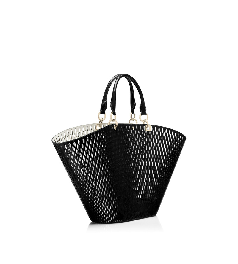 TOM FORD CUT OUT PATENT LEATHER LARGE PANIER outlook