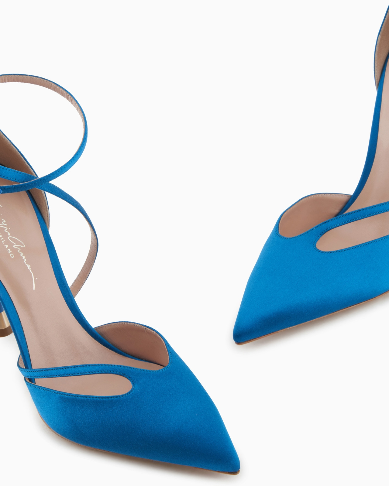 Satin court shoes with strap - 5