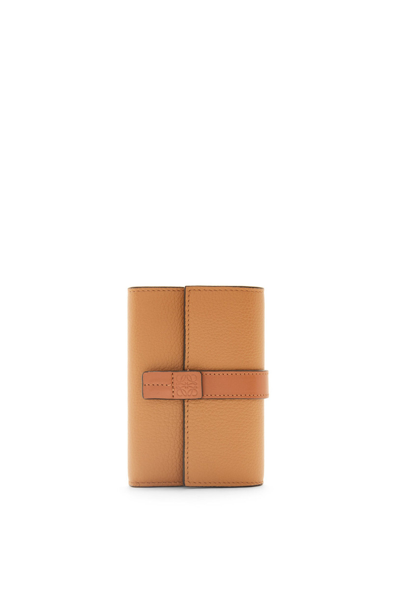 Small vertical wallet in soft grained calfskin 1