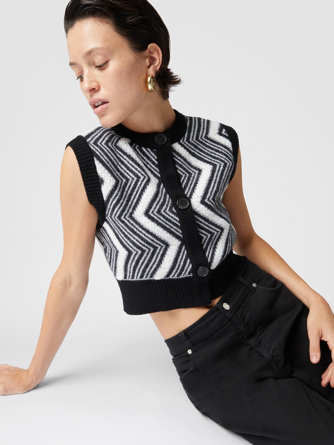 Wool bolero with buttons and terrycloth stitch chevron - 5