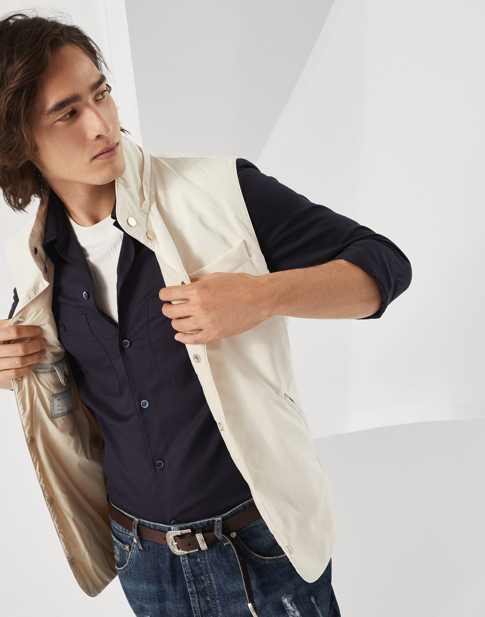Water-resistant microfiber vest with Thermore® padding and detachable hood - 4