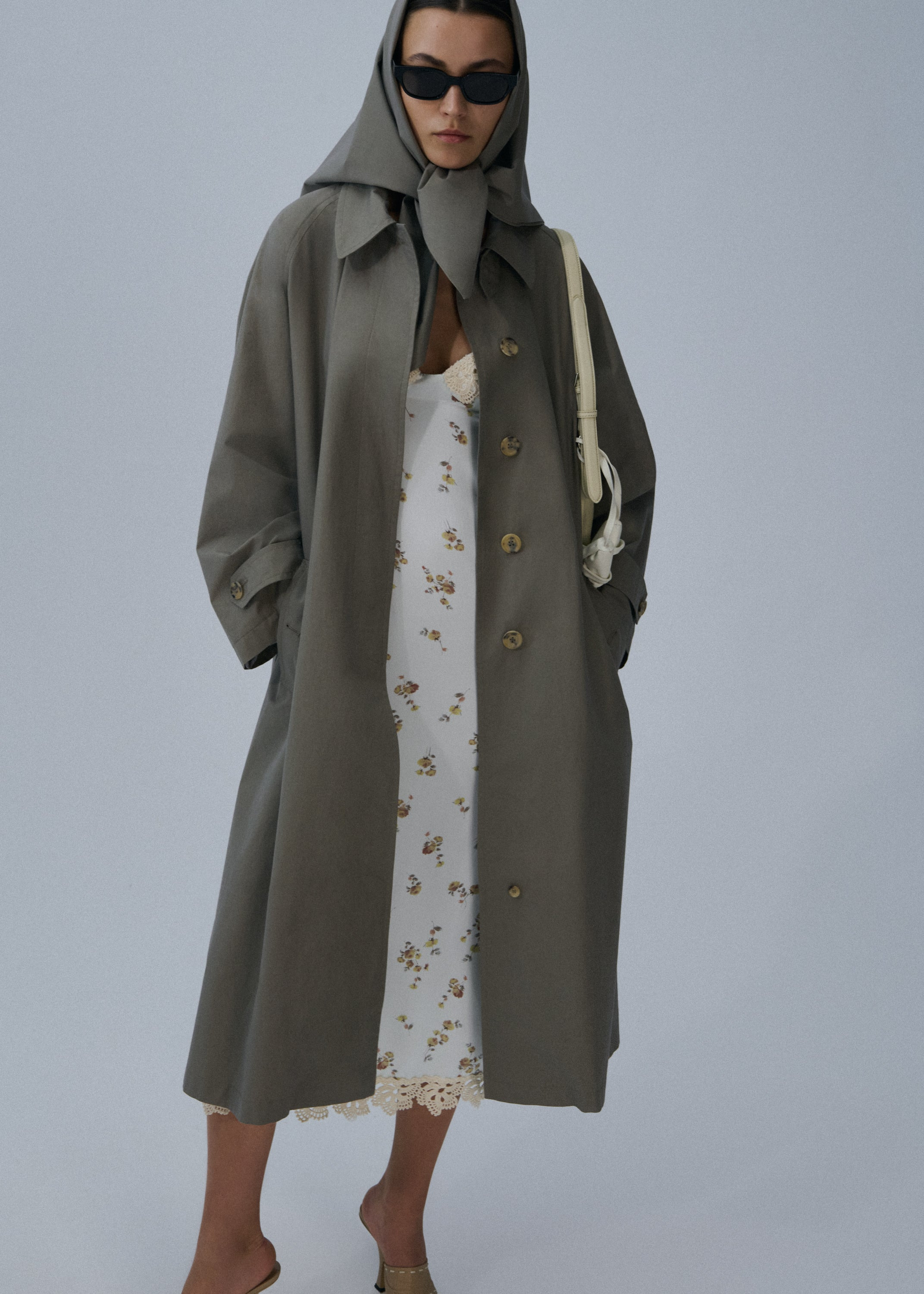 Belted cotton trench coat in grey - 3