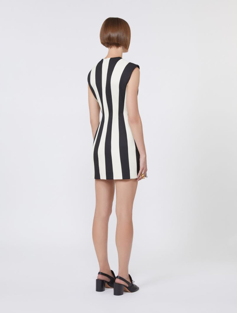 Hourglass-silhouette twill dress - black 4