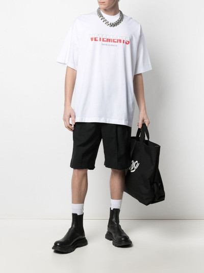 VETEMENTS logo-print cotton T-shirt outlook