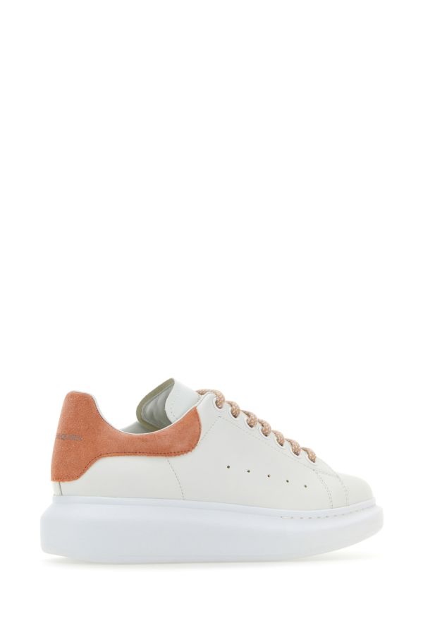 White leather sneakers with pink suede heel - 3