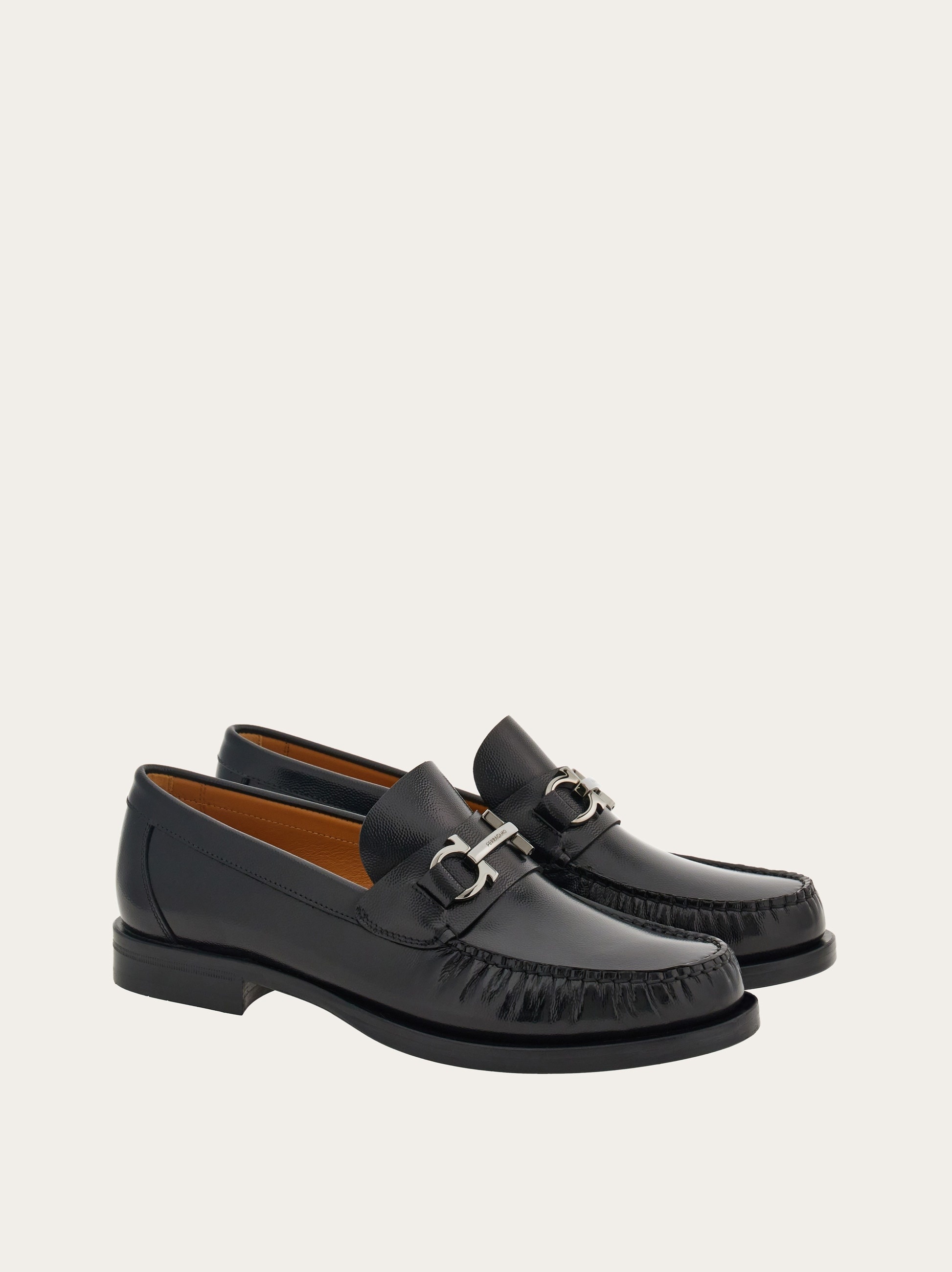 Ferragamo♪SALE♪0783375 Moccasin with Gancini ornament - Women | Ferragamo