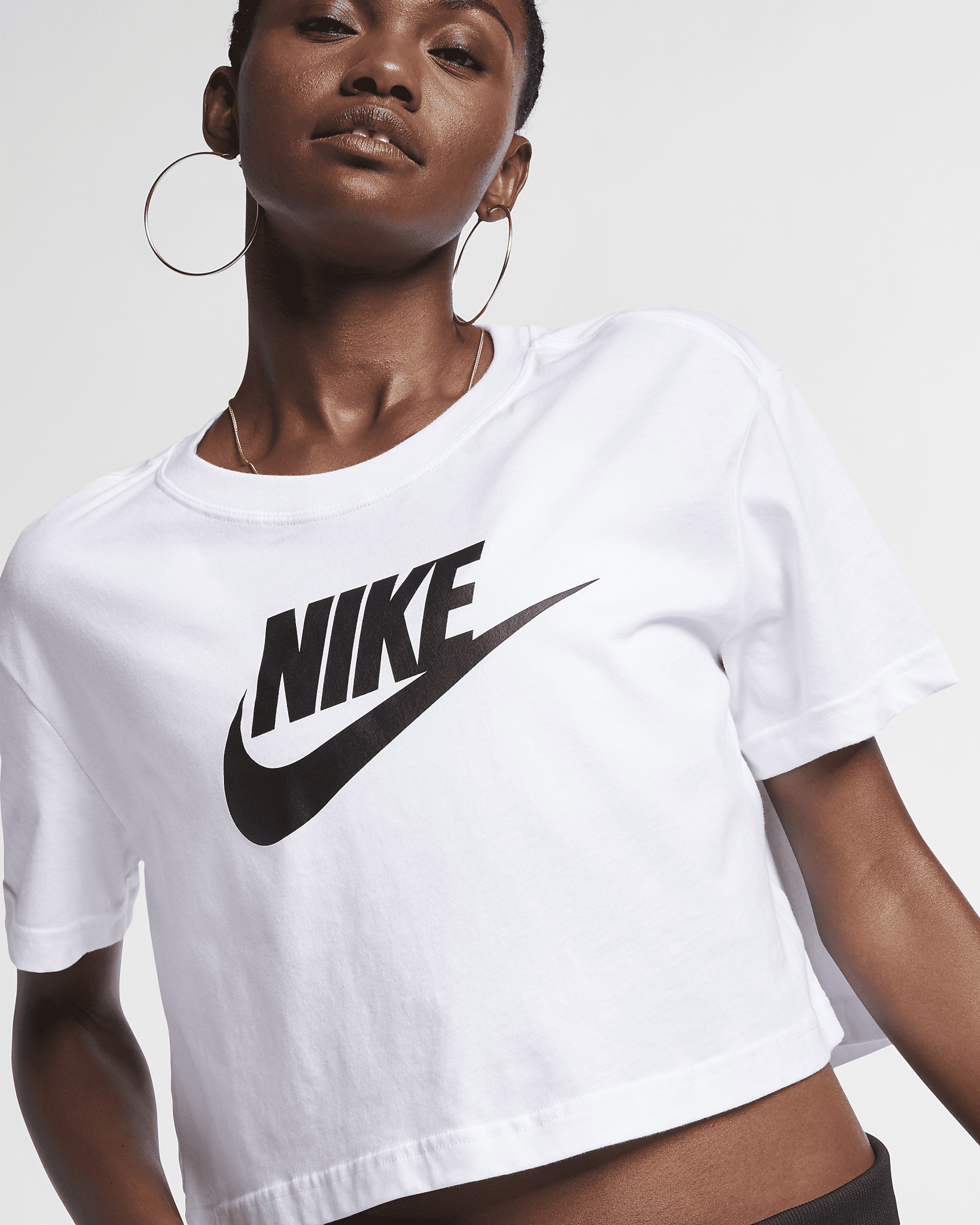 Nike Sportswear Essential Women's Cropped Logo T-Shirt - 3