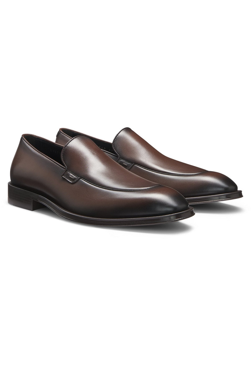 LEATHER LOAFERS WITH APRON TOE 2