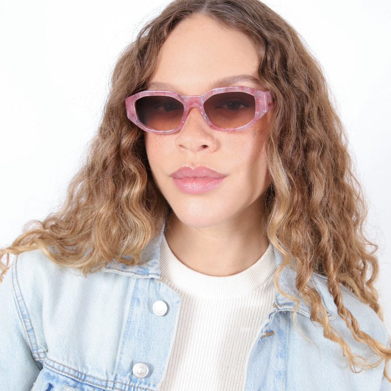illesteva Cassette Sunglasses outlook